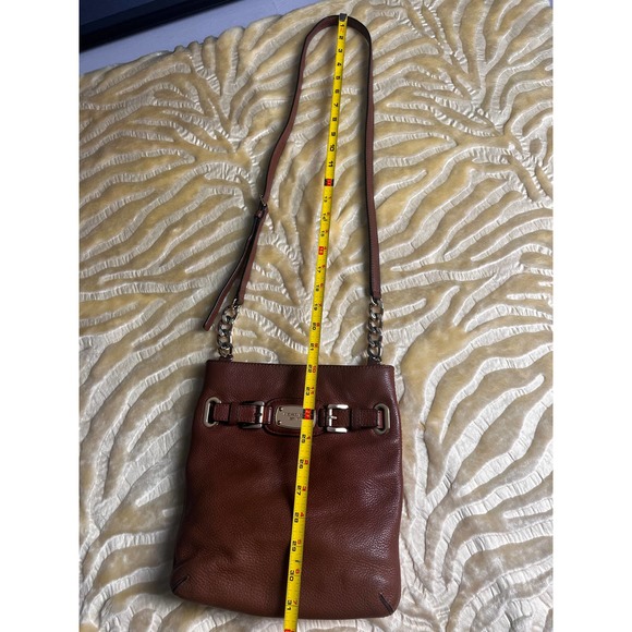 Sale!! Michael Kors Tan Crossbody for Women Elegance and Style in One Accessory - Picture 9 of 10